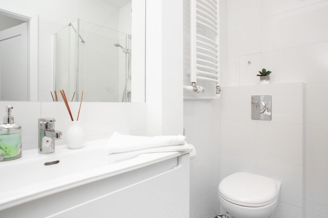 Family City Center Apartment By Renters Prestige Varsovie Extérieur photo
